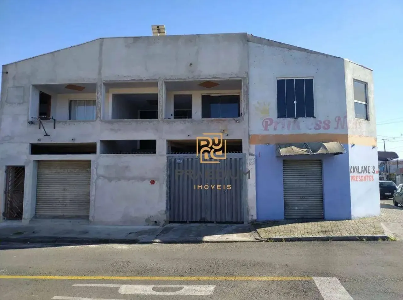 Sobrado mais 5 salas comerciais à venda por R$ 900.000 - Rio Pequeno - São José dos Pinhai