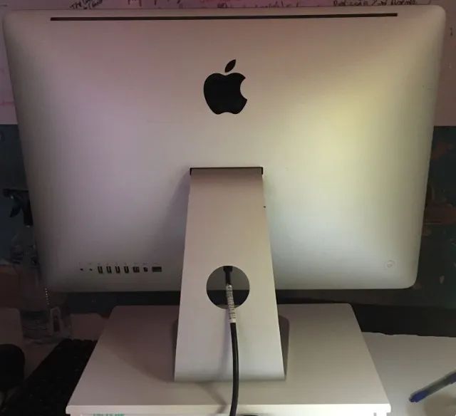 【美品】iMac (21.5-inch, Mid 2010) iMac 21.5 - inch, Mid 2010 12GB i3 - Monitores - Ceilândia Norte