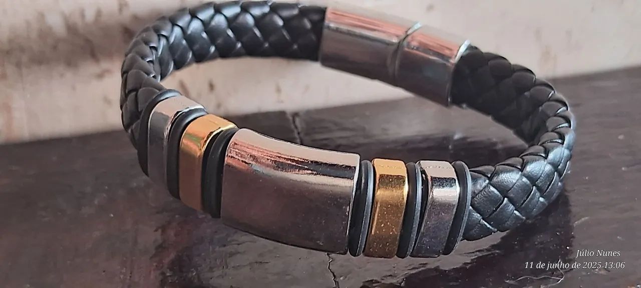 Pulseira de couro trabalhado 