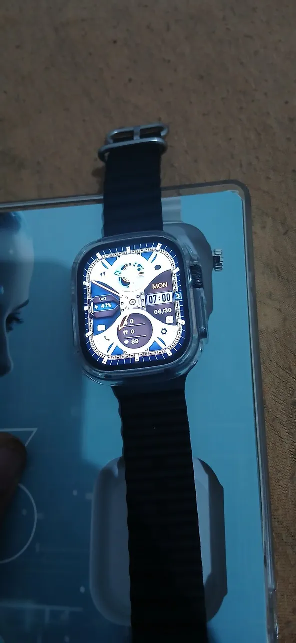 Smartwatch Ultra com design moderno e tela vibrante