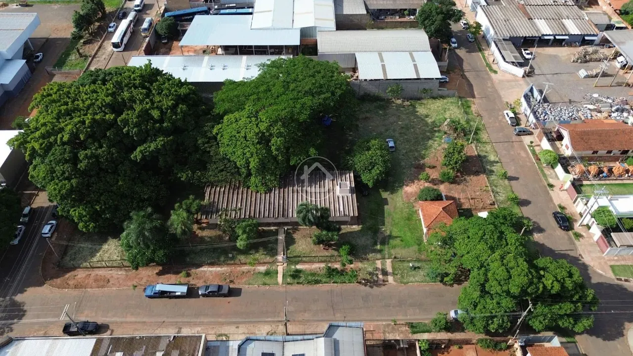 IMOVEL COMERCIAL FRENTE PARA 3 RUAS