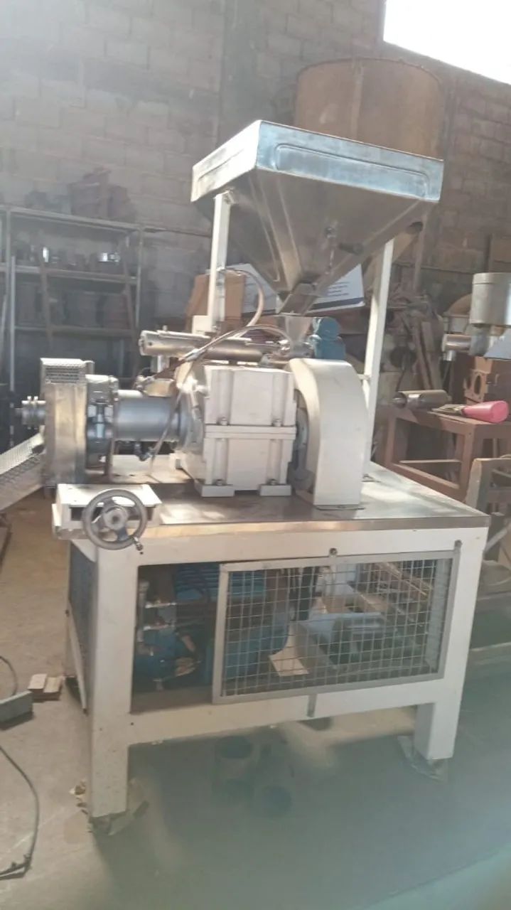 Extrusora 200 k/h., Industrial para Fabricação de Salgadinho de milho ?, nova