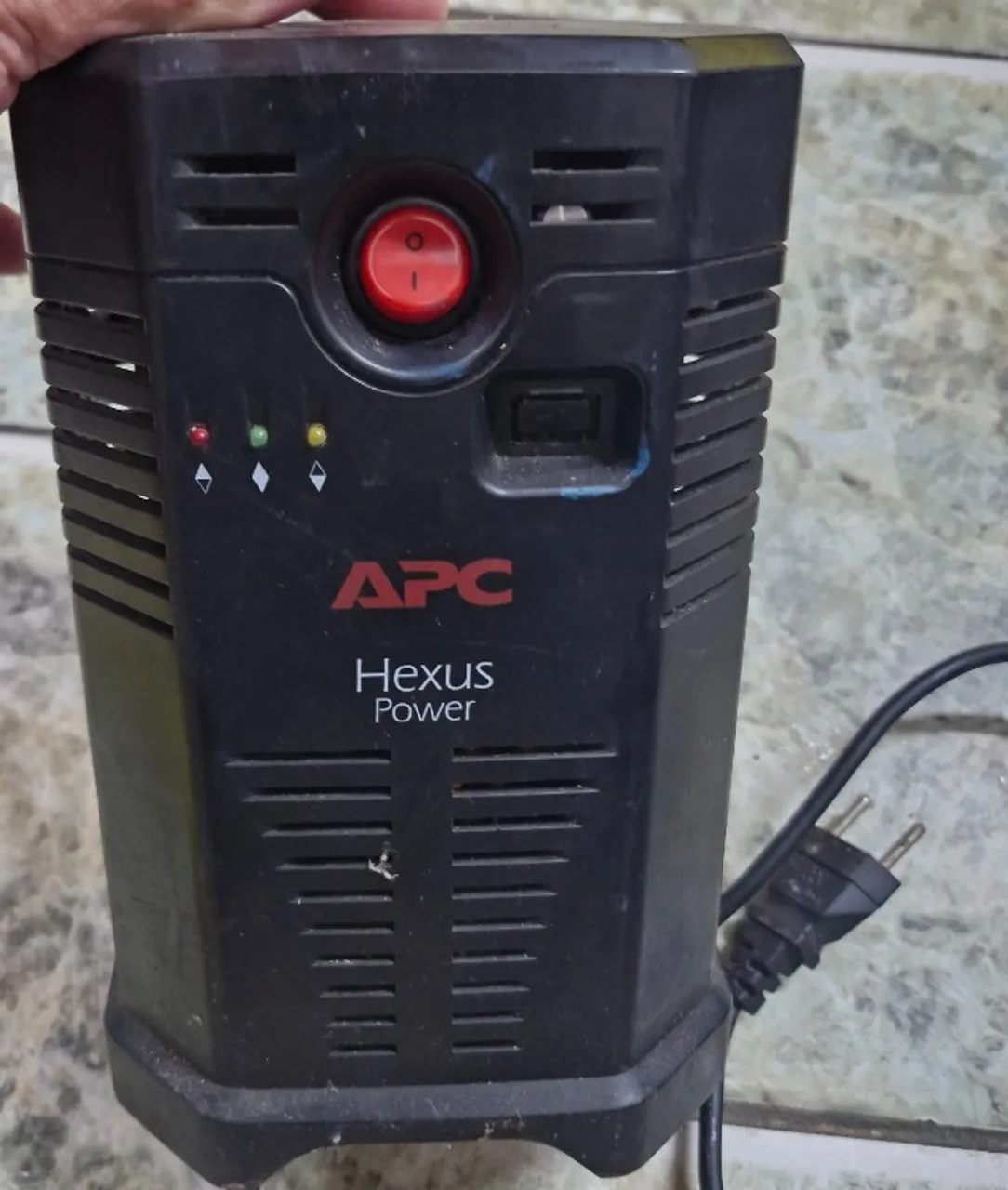 Nobreak APC 500W