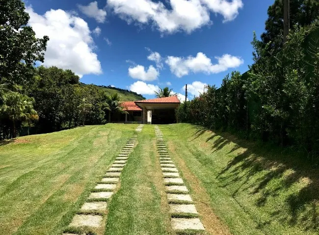 SÍTIO COM ESTRUTURA COMPLETA EM CAMPO GRANDE - RJ | 3.200m² | DOCUMENTAÇÃO OK