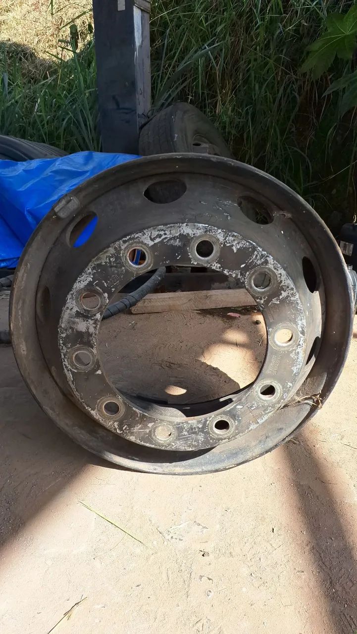 Roda de caminhão aro 22,5 X 8,25 - Foto 2