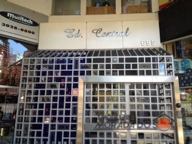 SALAS COMERCIAIS no Condomínio Condomínio Edifício Central, localizada(o) na AV. HERVAL Nº