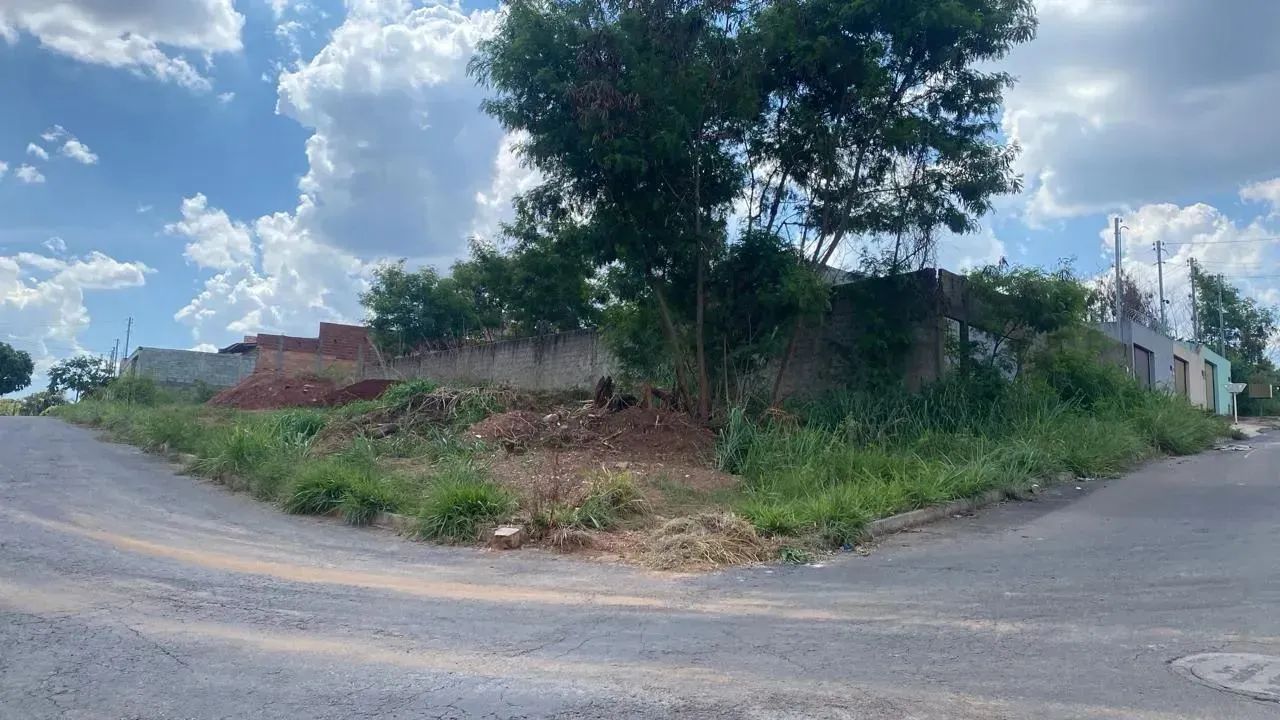 Esquina 601,69m² (Asfalto e Agua) Setor Amim Camargo