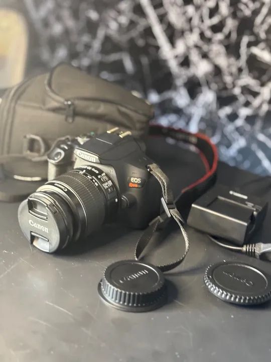 Câmera Canon T7 DSLR + Lente 18-55mm + Carregador