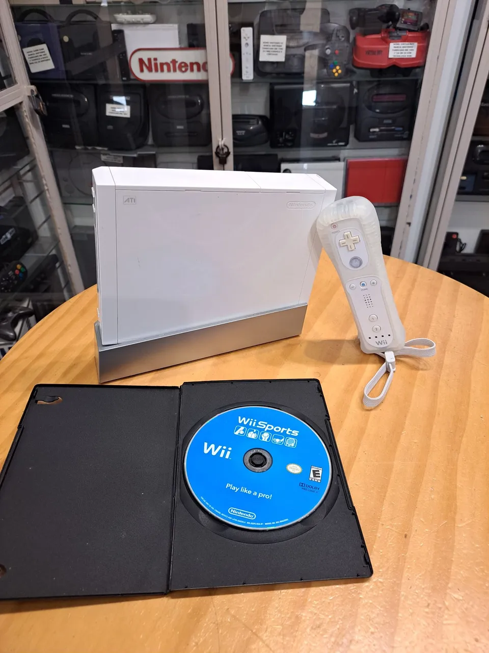 Nintendo Wii Branco com Jogo Wii Sports