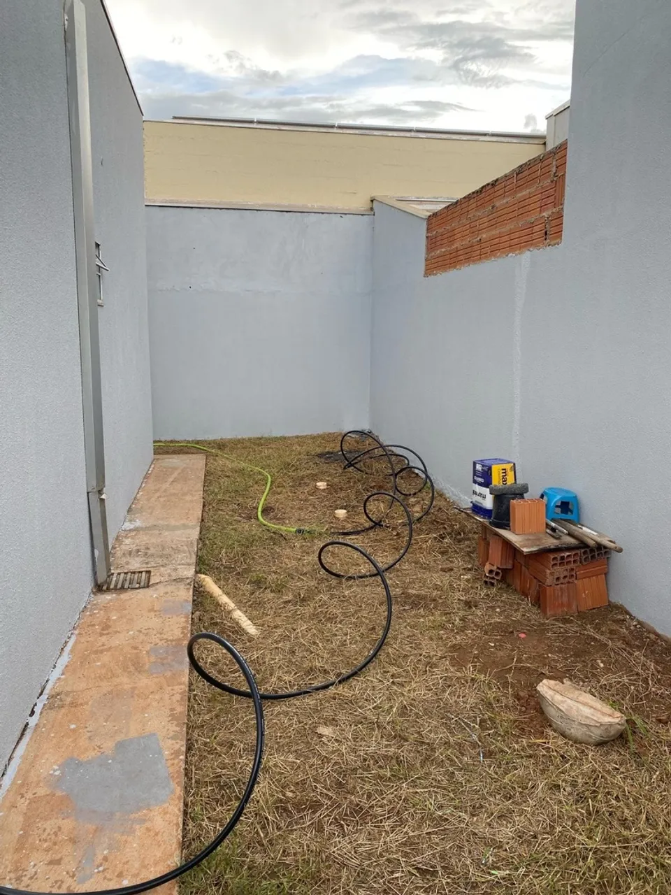 Alugo casa com 3 quartos em Várzea Grande