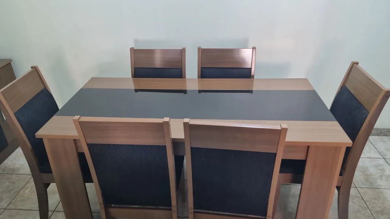 Mesa de Jantar com Tampo de Vidro no meio - Foto 3