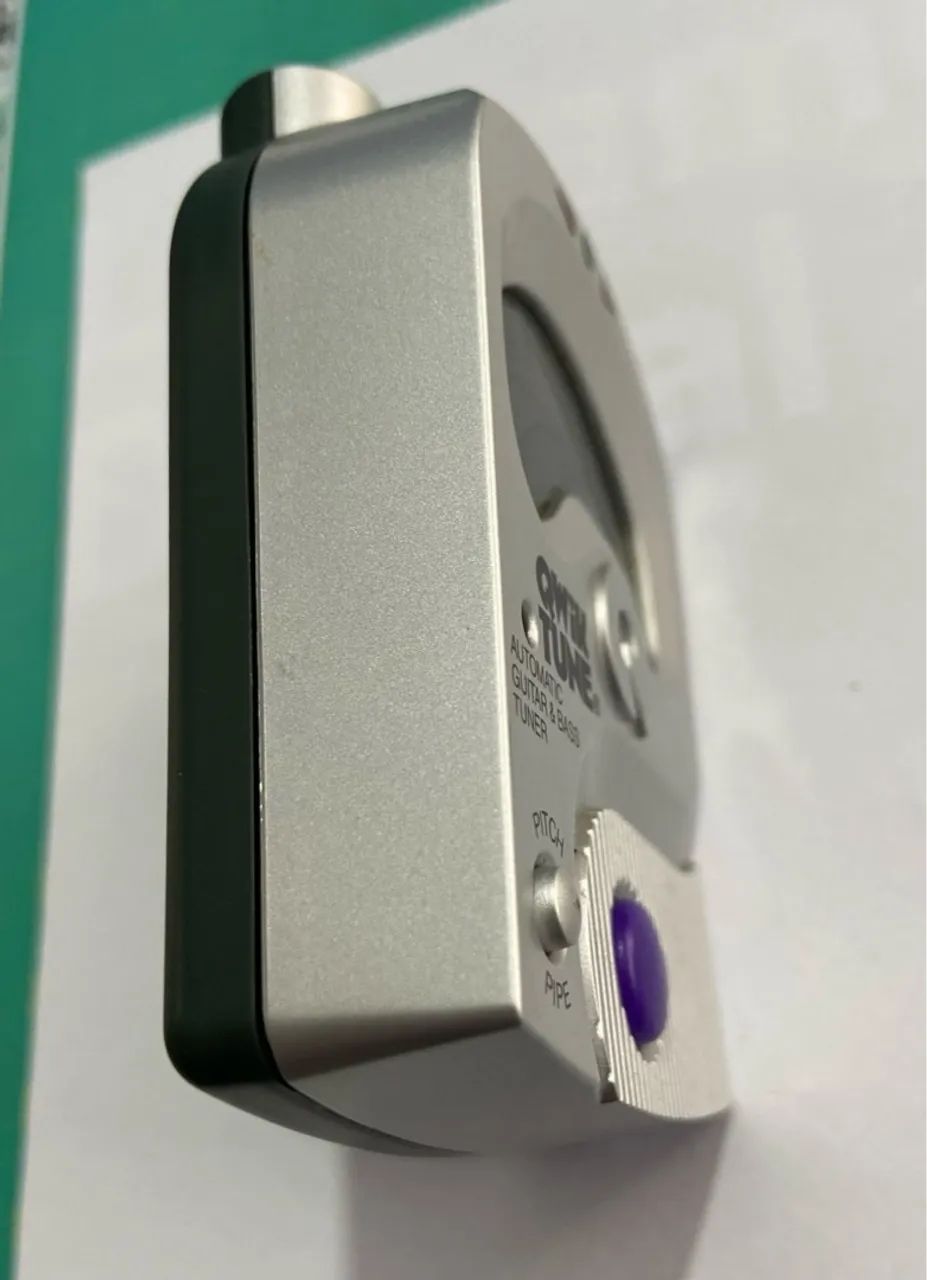 QWIK Tune QT-11 - Guitar/Bass Tuner64750425659393122