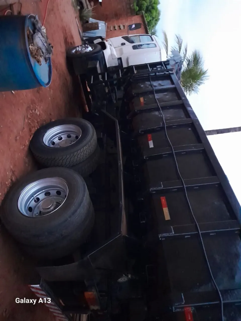 Vendo caminhão caçamba