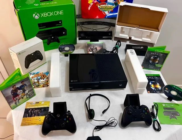 Xbox One com KINECT e 2 controles originais com todos os cabos e 2 controles - Foto 4