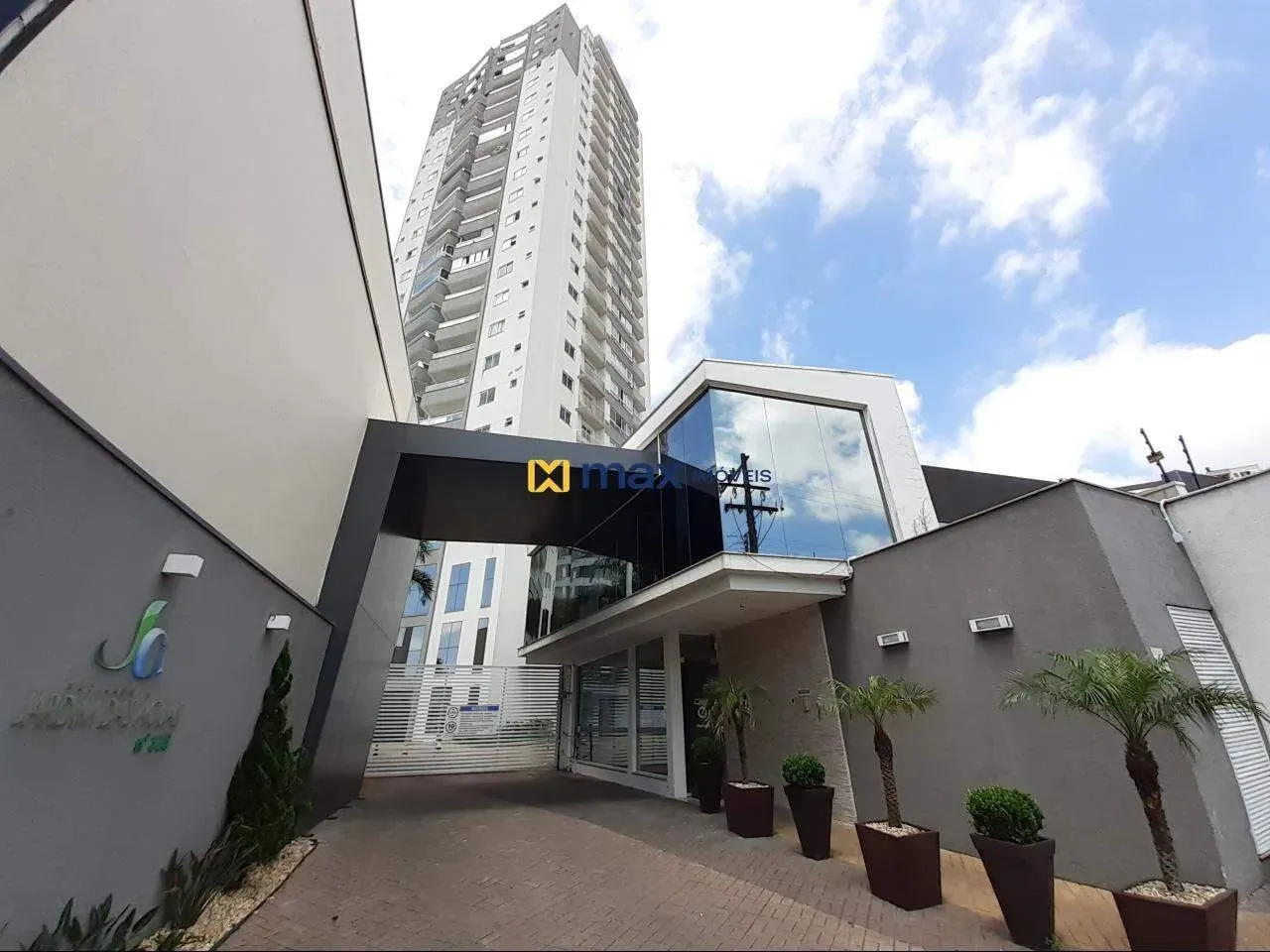 Apartamento com 2 suítes em excelente localização. Bairro: Centro, Itajaí