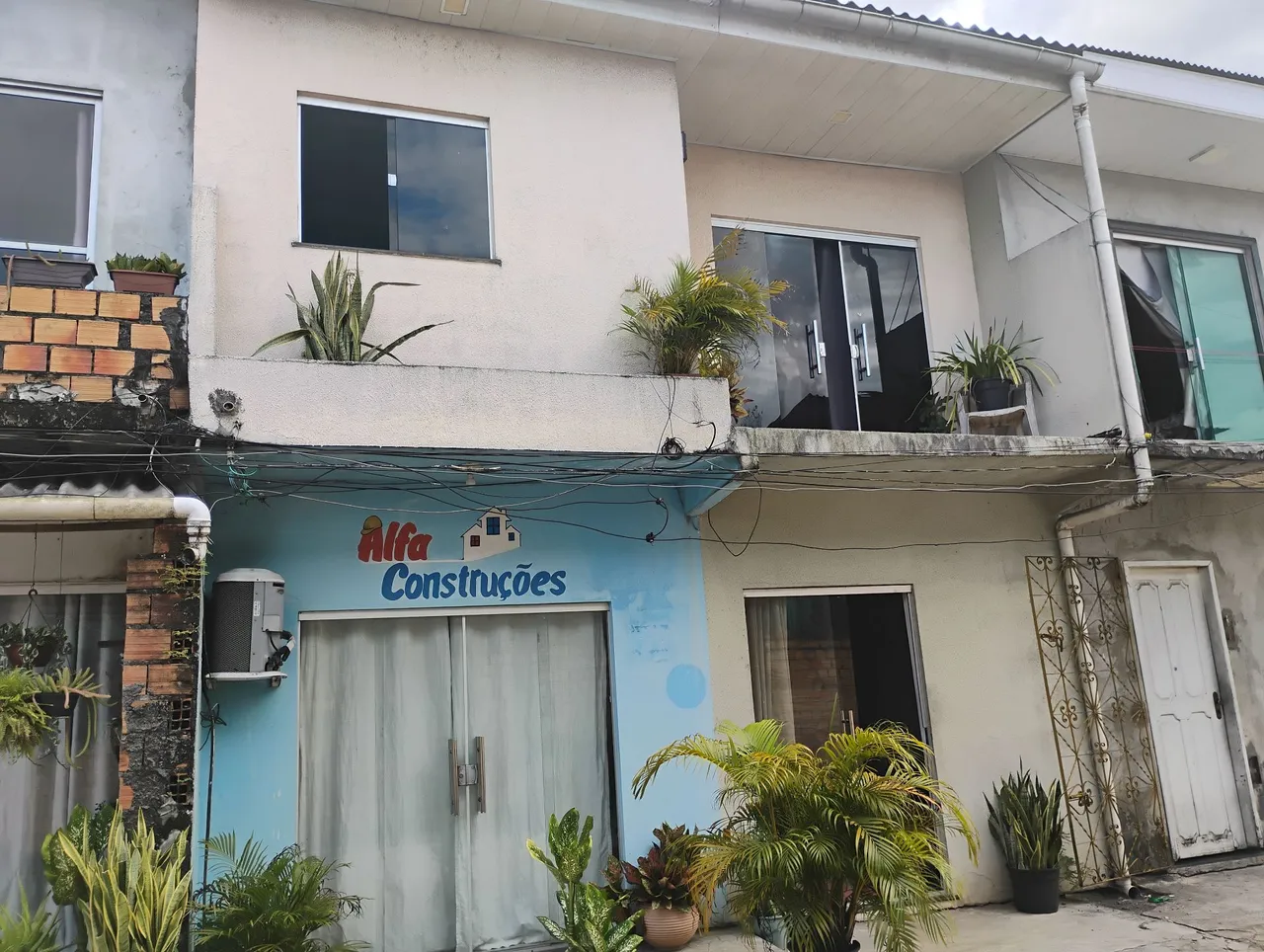 Casa de 2 pavimentos para alugar mobiliada, podendo aluga para cop 30