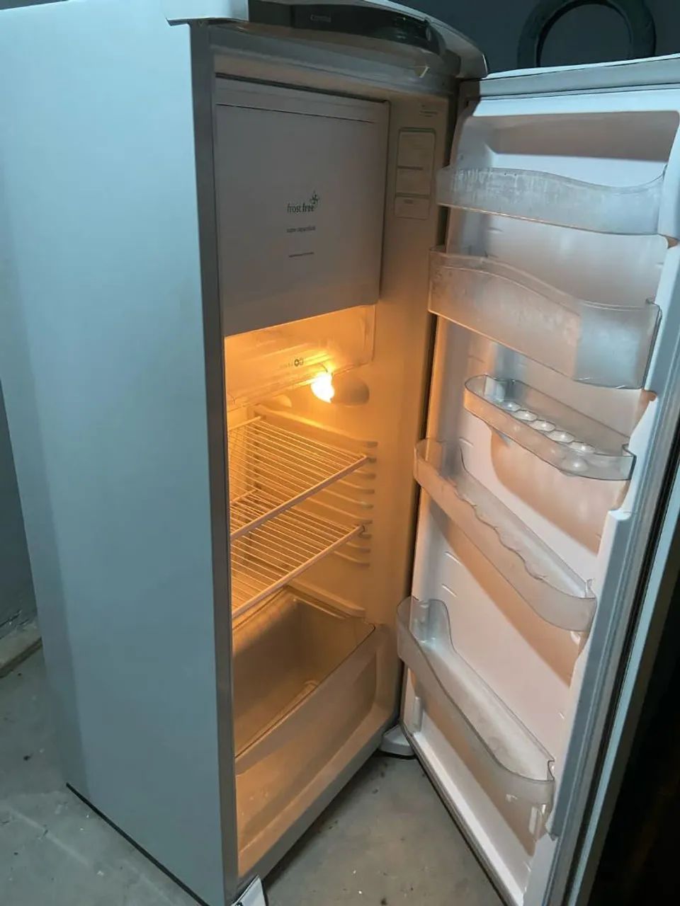 Geladeira toda nova 