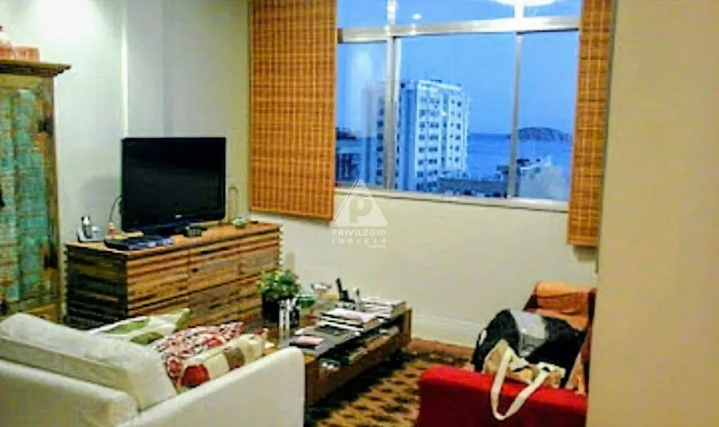 Apartamento Sala Quarto com vista mar em Ipanema.