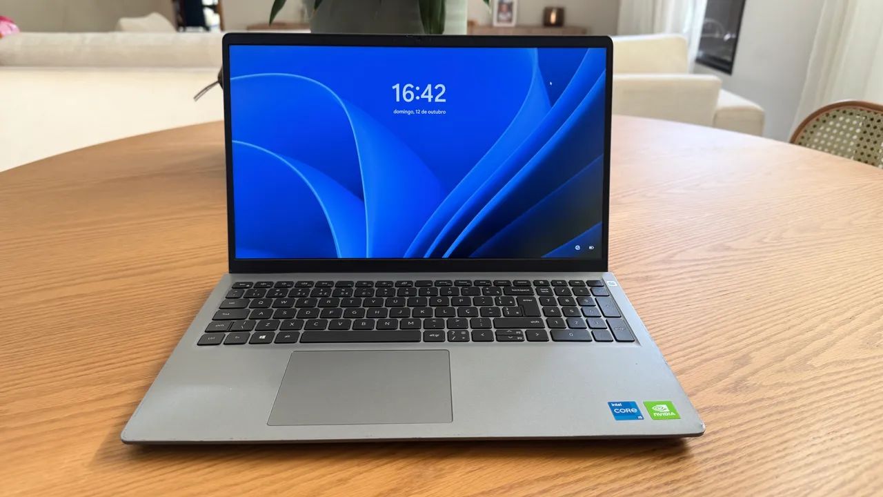 バッテリ新品 2021年】Vostro 3520 11世代i5 16GB バッテリ新品 2021年