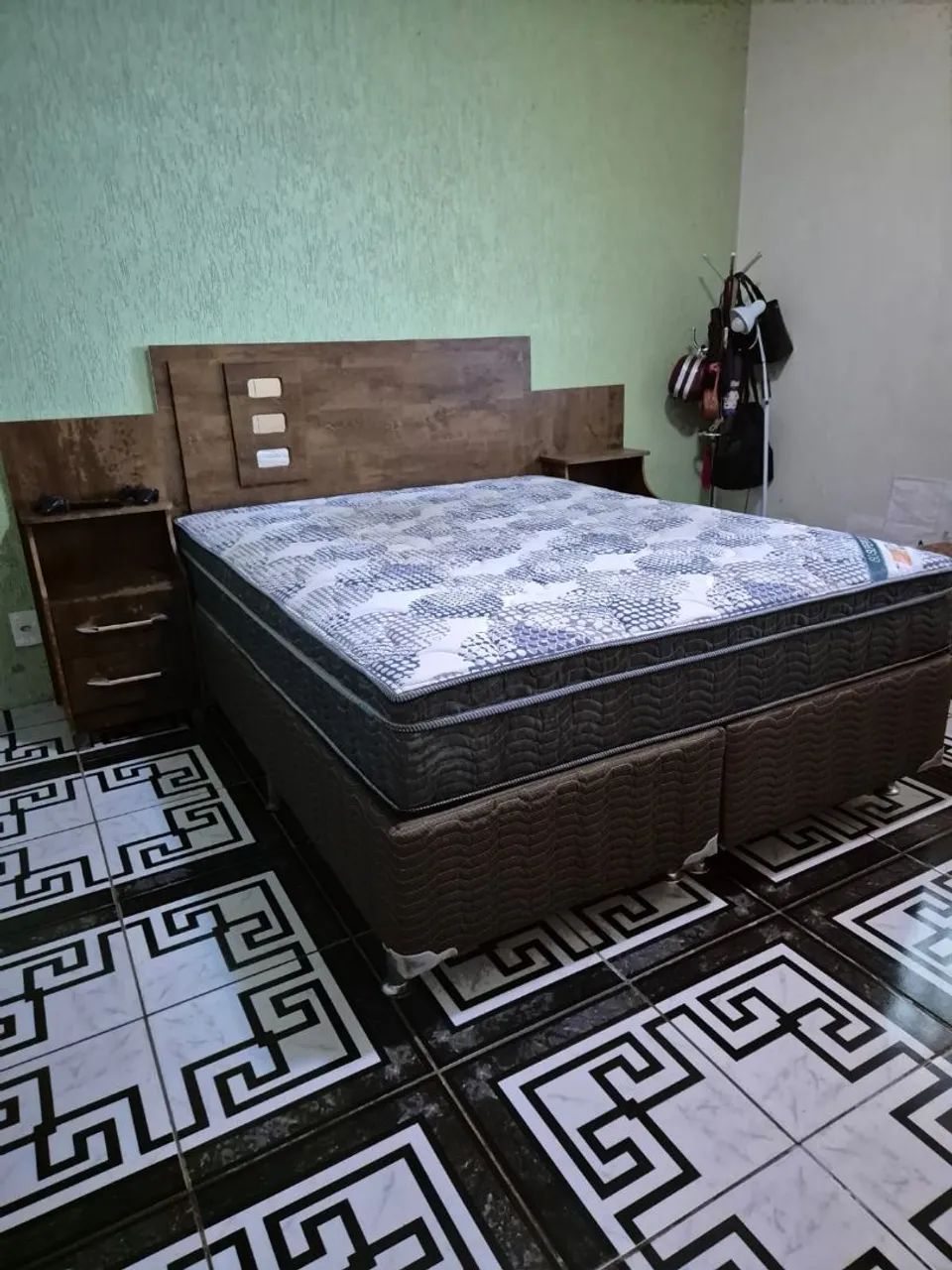 Cama Box Queen + cabeceira da cama