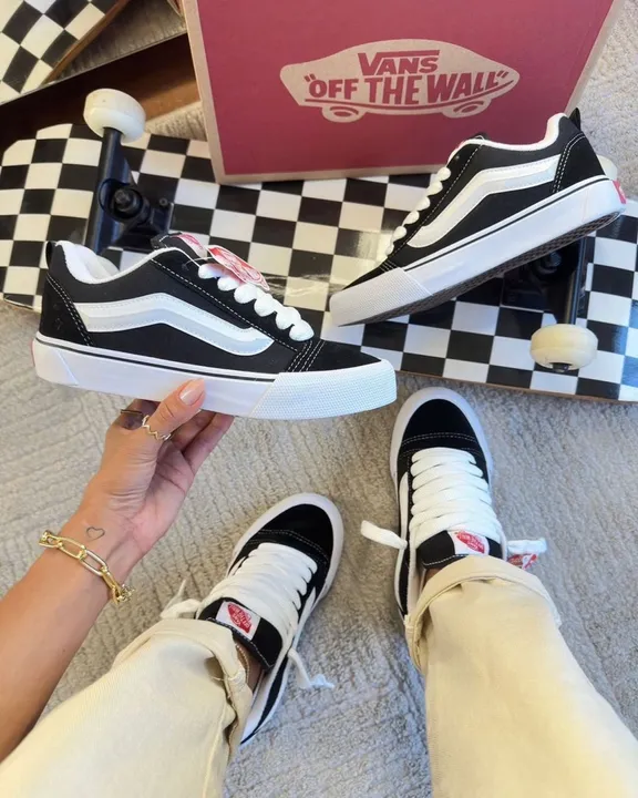 Tênis Knu Skool Black true White vans