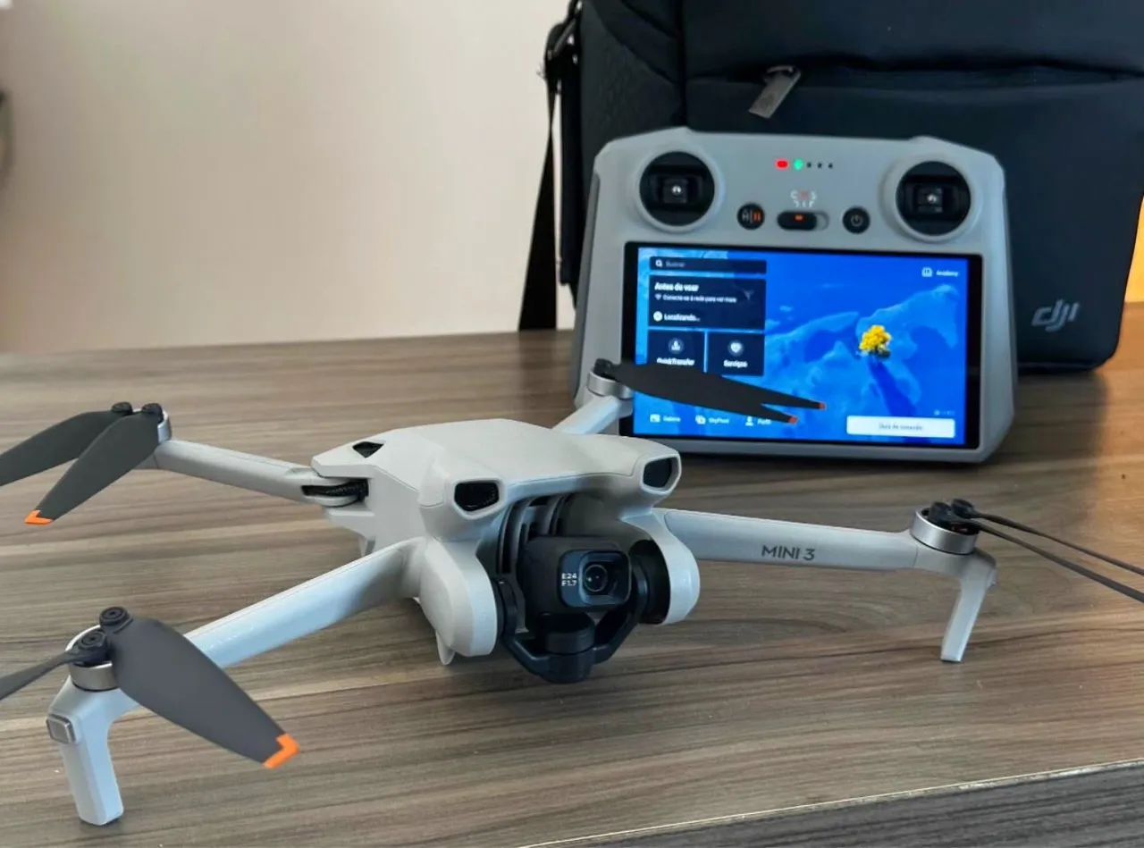 Drone DJI Mini 3 com tela no controle ?