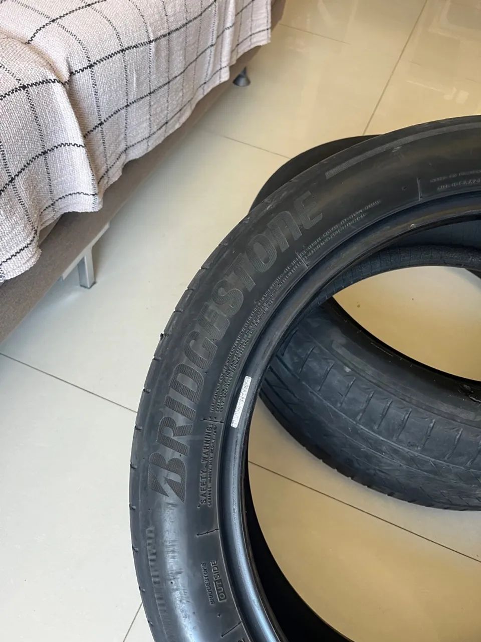 Pneus Bridgestone 225/50 Aro 18 - Alenza  - Foto 5
