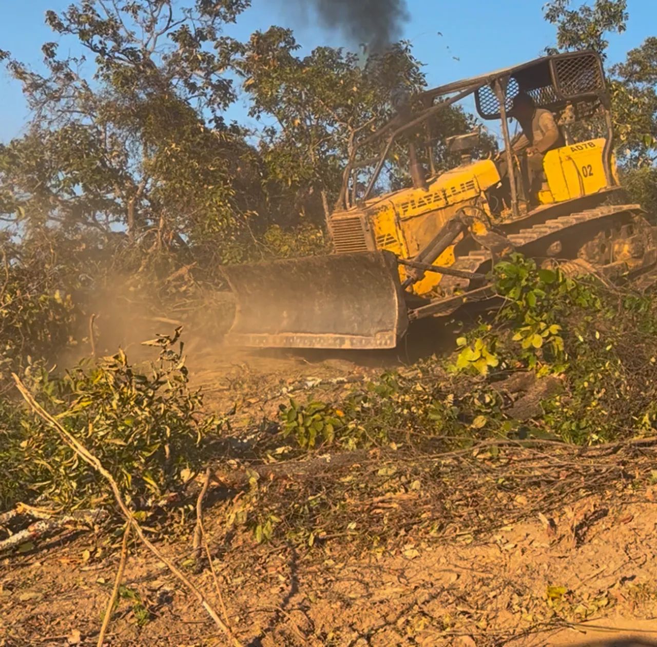 Trator de esteira AD7B - Foto 4