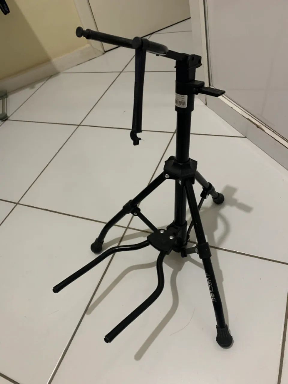 Suporte Guitarra Violão Chao C/ Trava Profissional Dobravel - Foto 3