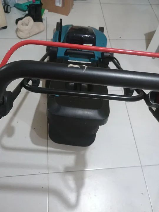 Roçadeira Makita bateria - Foto 4