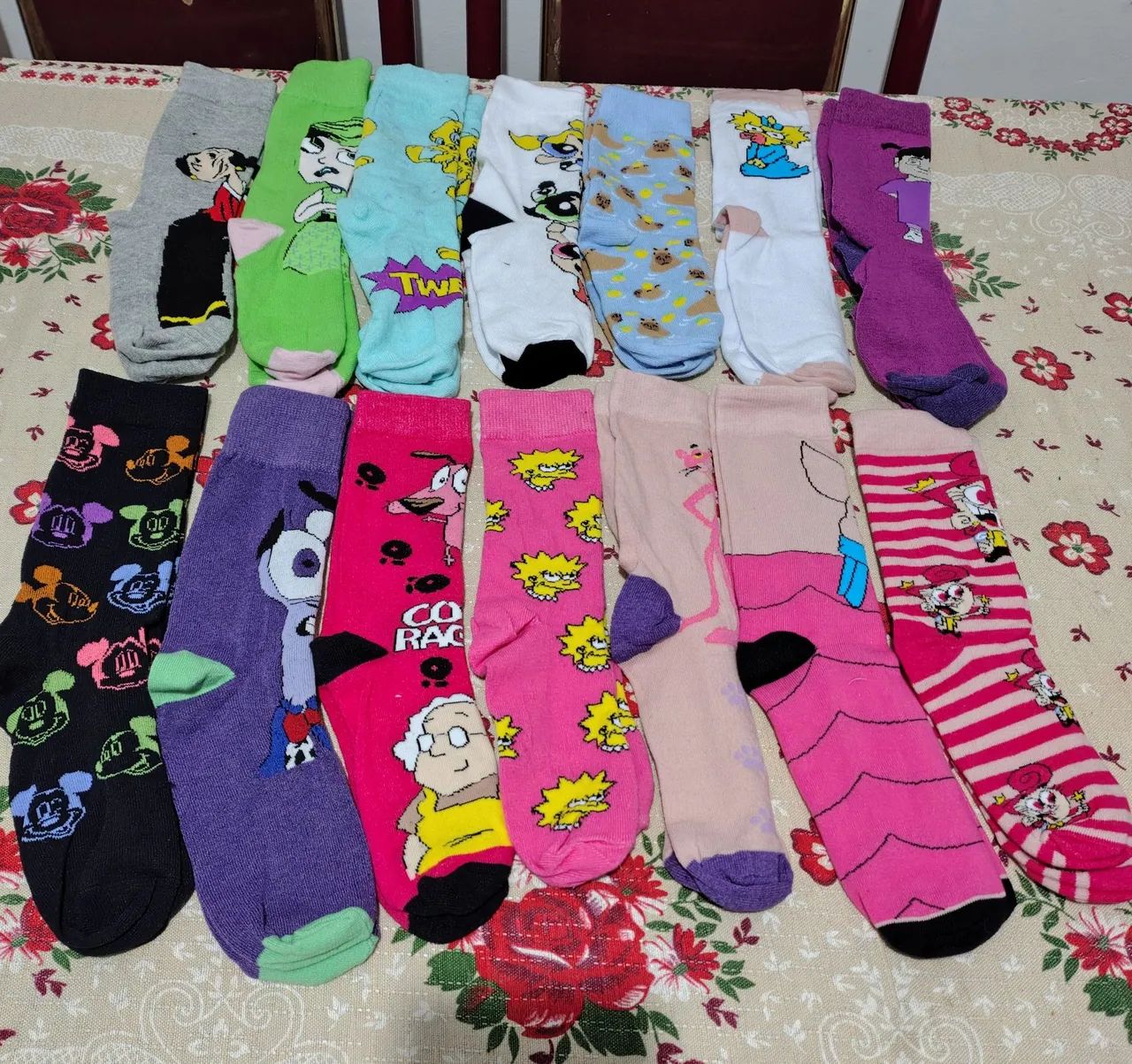 Meias divertidas com personagens  - Foto 3