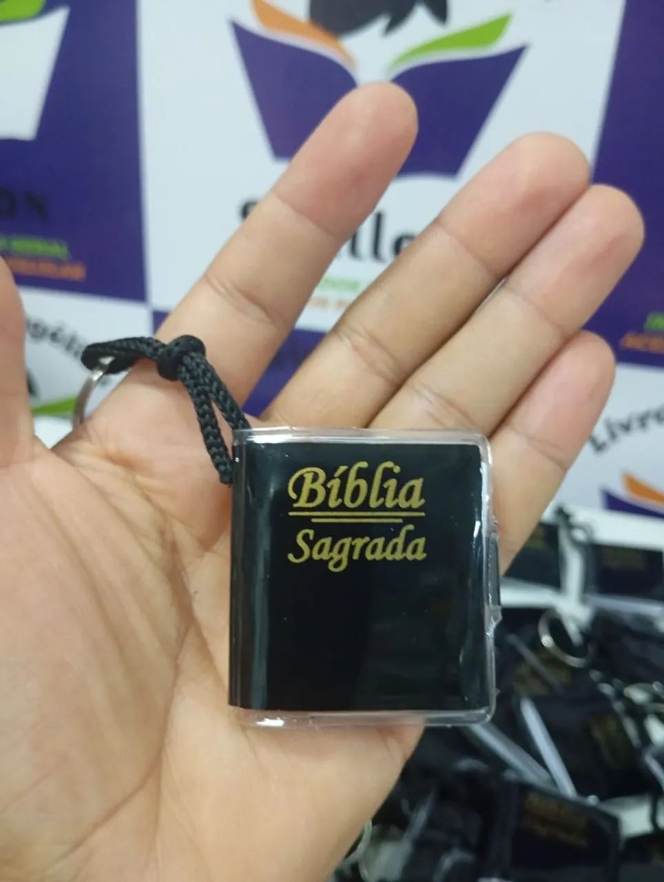 Chaveiro Bíblia Sagrada - Diversos Modelos - Foto 4