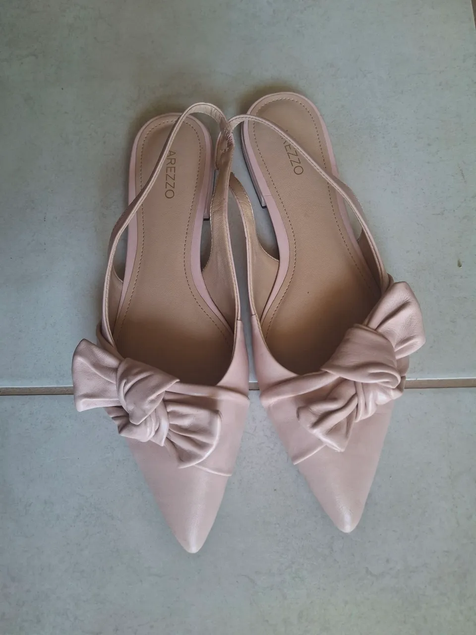 Sapatilha Arezzo Rosa com Laço - Elegância e Conforto