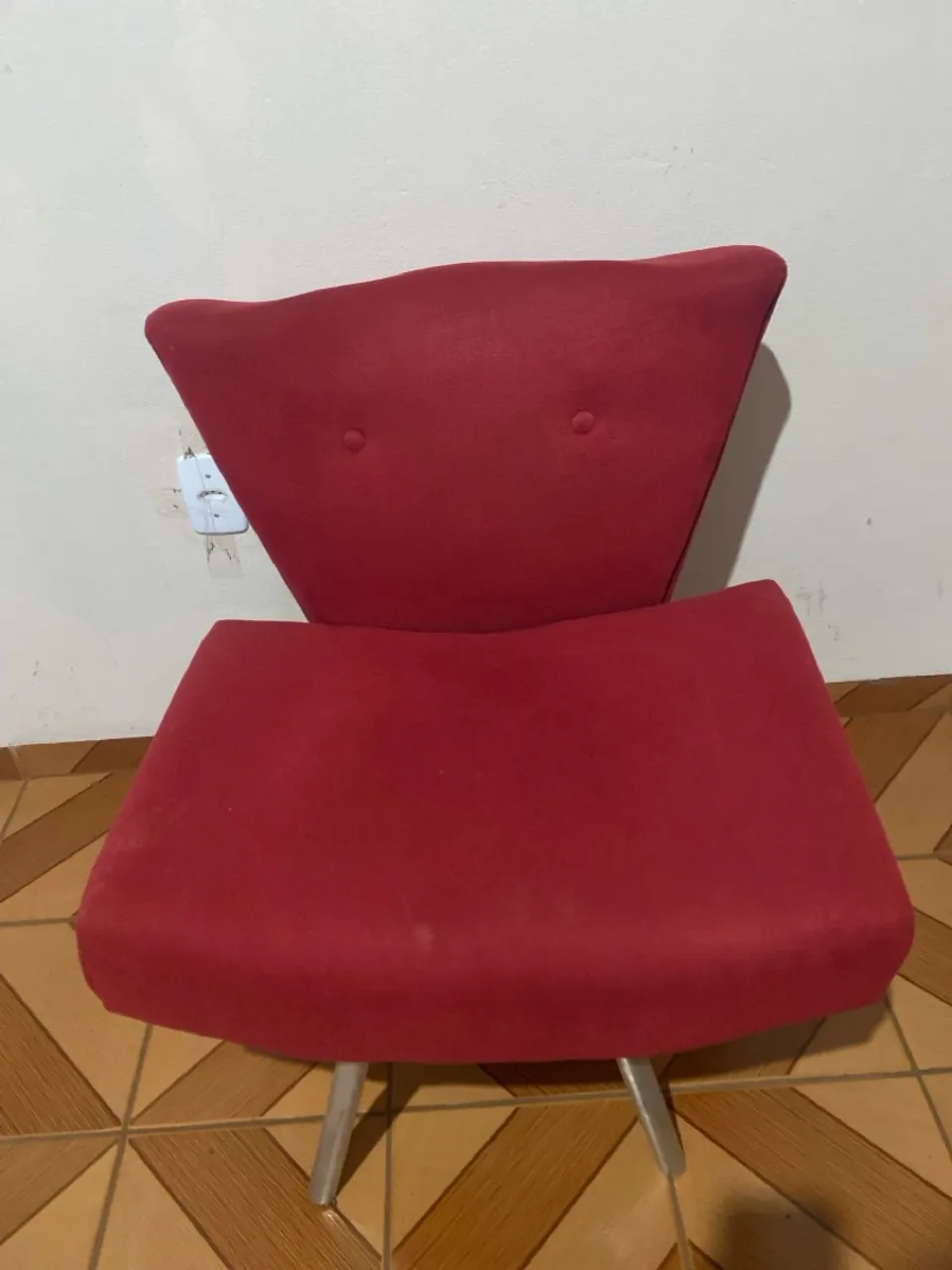 Poltrona Giratória Vermelha Moderna