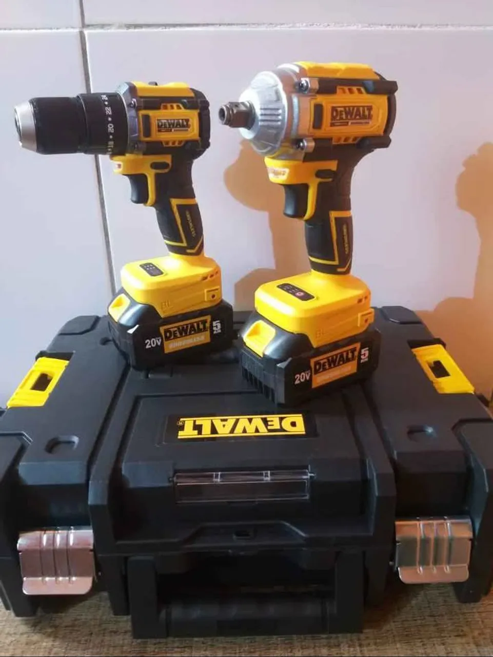 Parafusadeira 20v 5Ah +Pneumática Zeradas Entrego