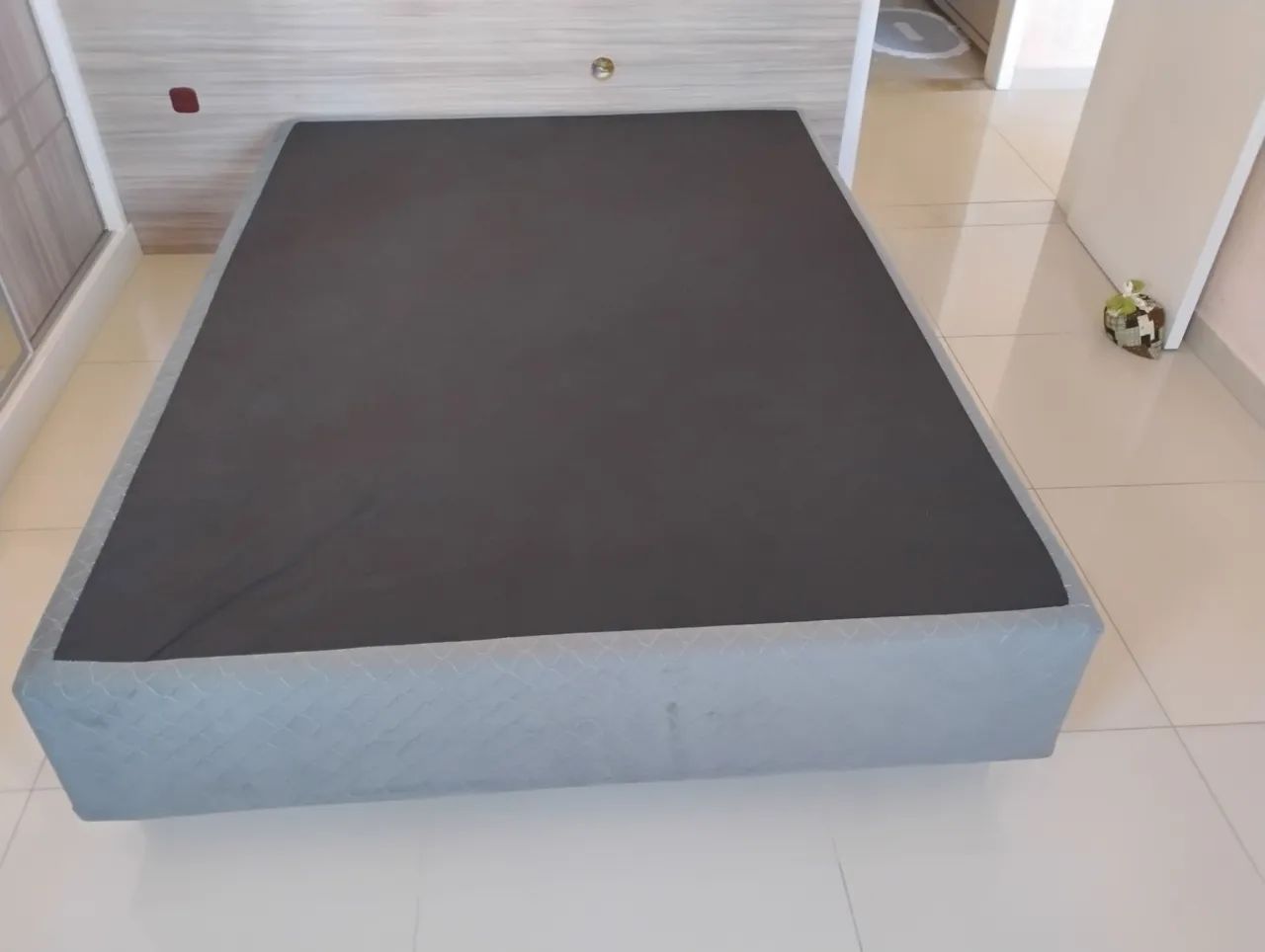 Base Box Cinza - Conforto e Elegância para seu Quarto!