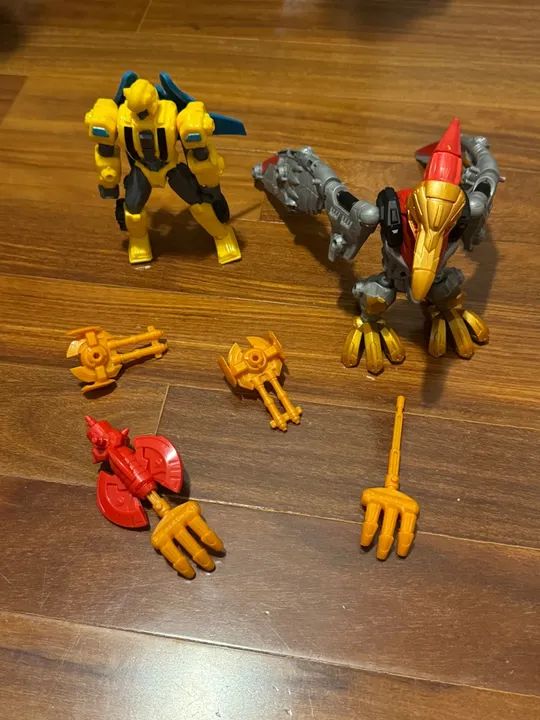 Transformers Hero Maschers Bumblebee e Strafe