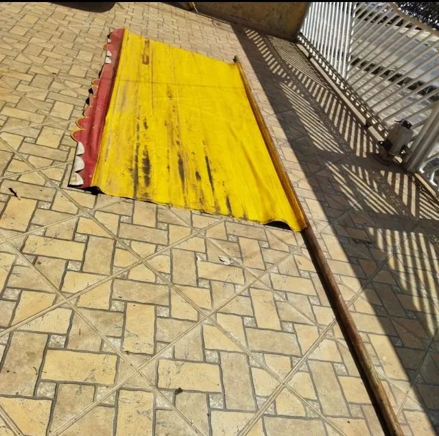 Toldo Retrátil ( enrolar ).
