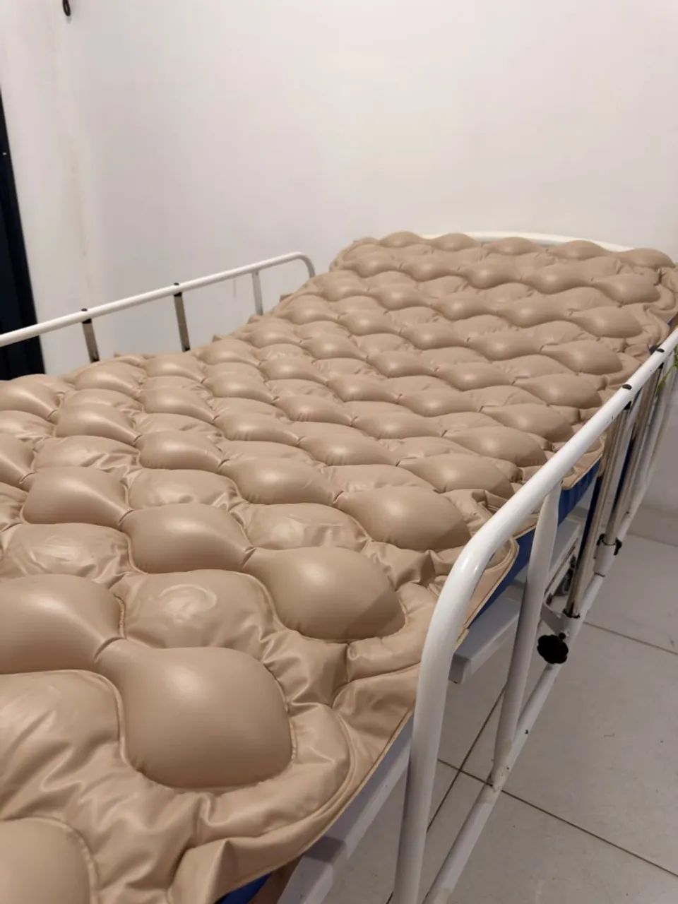 Cama hospitalar + colchão pneumático - Foto 3