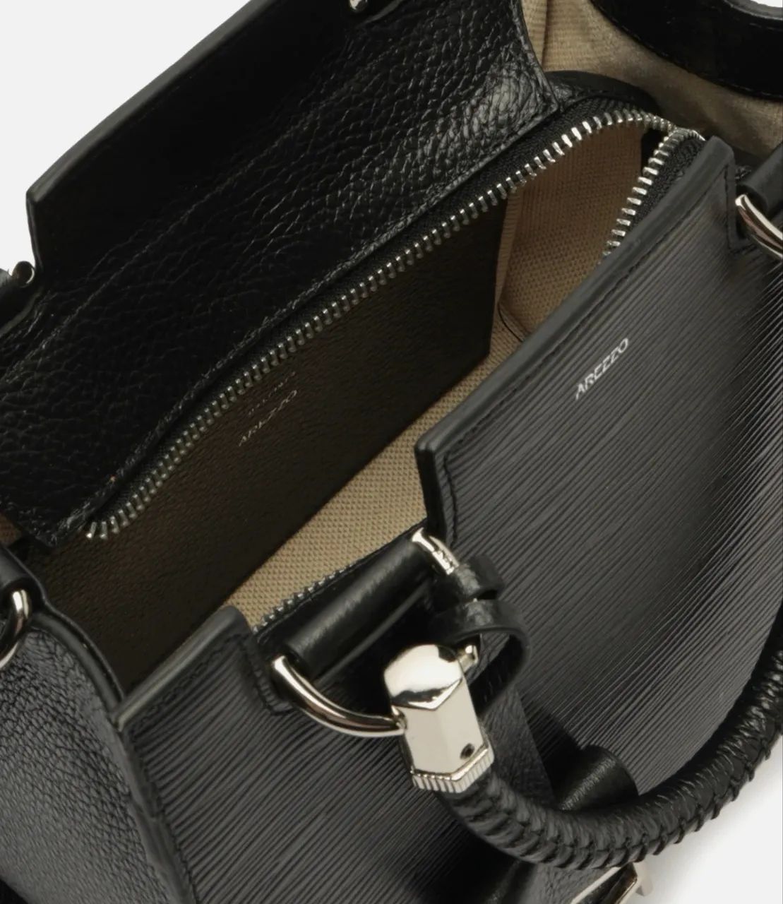Bolsa Tote Preta Couro Abraccio Média - Foto 5