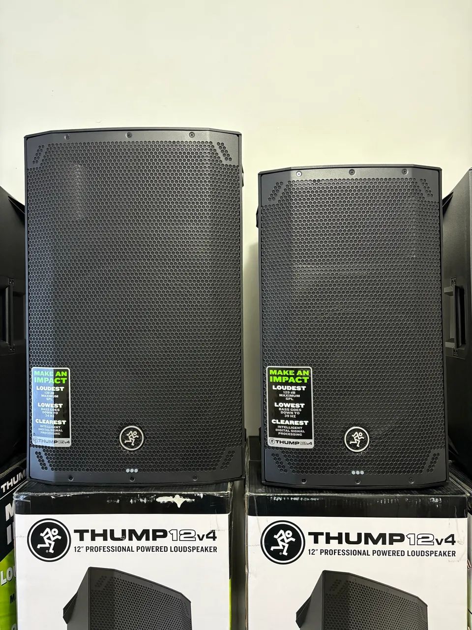 Caixa De Som Mackie 12  Thump12v4 Bt - 1400w - Foto 2