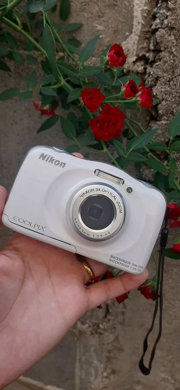 Câmera digital Nikon 13.2 ( a prova d'água )