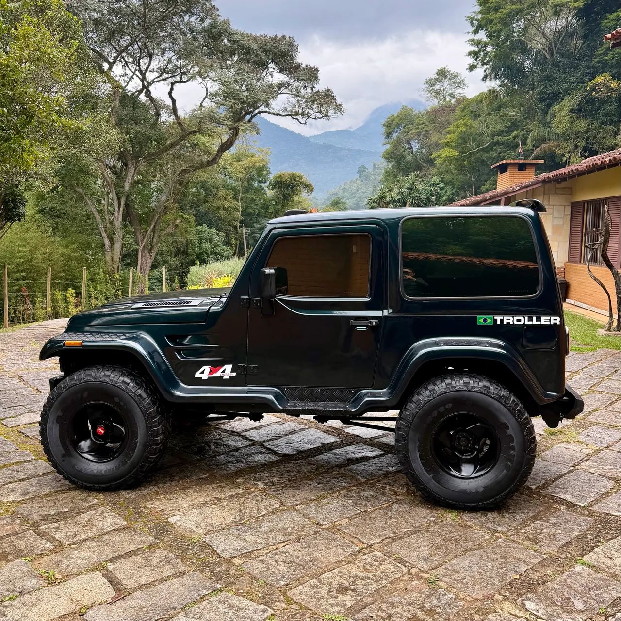 Troller T-4 T-4 4x4 2.8 TB Int. Cap. Rígida Diesel 2003