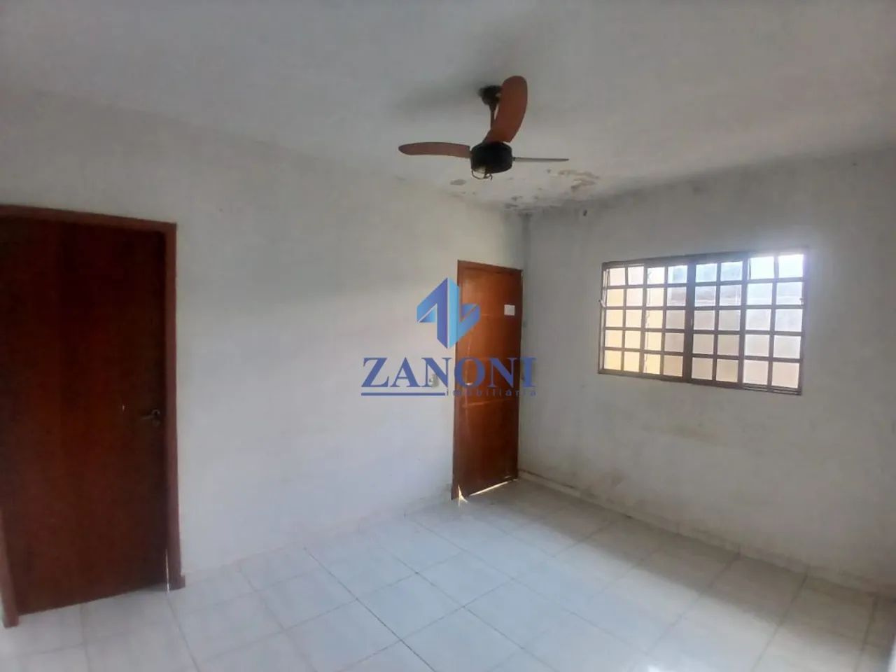 CASA COM 2 QUARTOS + EDÍCULA COM QUARTO E BANHEIRO CONFORTO E VERSATILIDADE - Foto 4