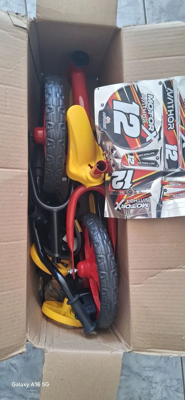 Bicicleta infantil, aro 12. - Foto 3