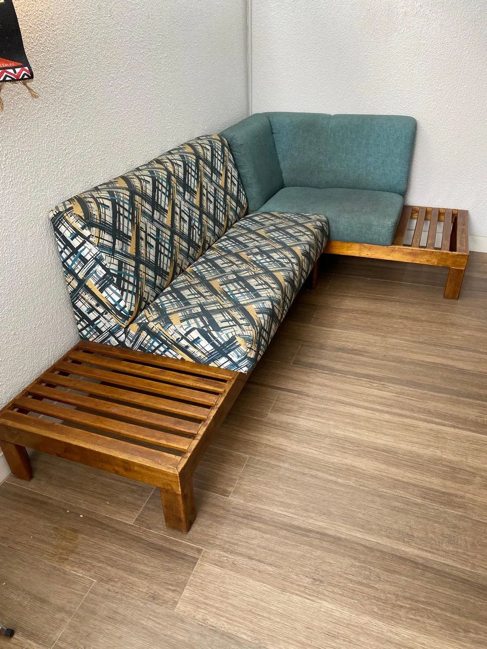 Sofá com cantoneira 