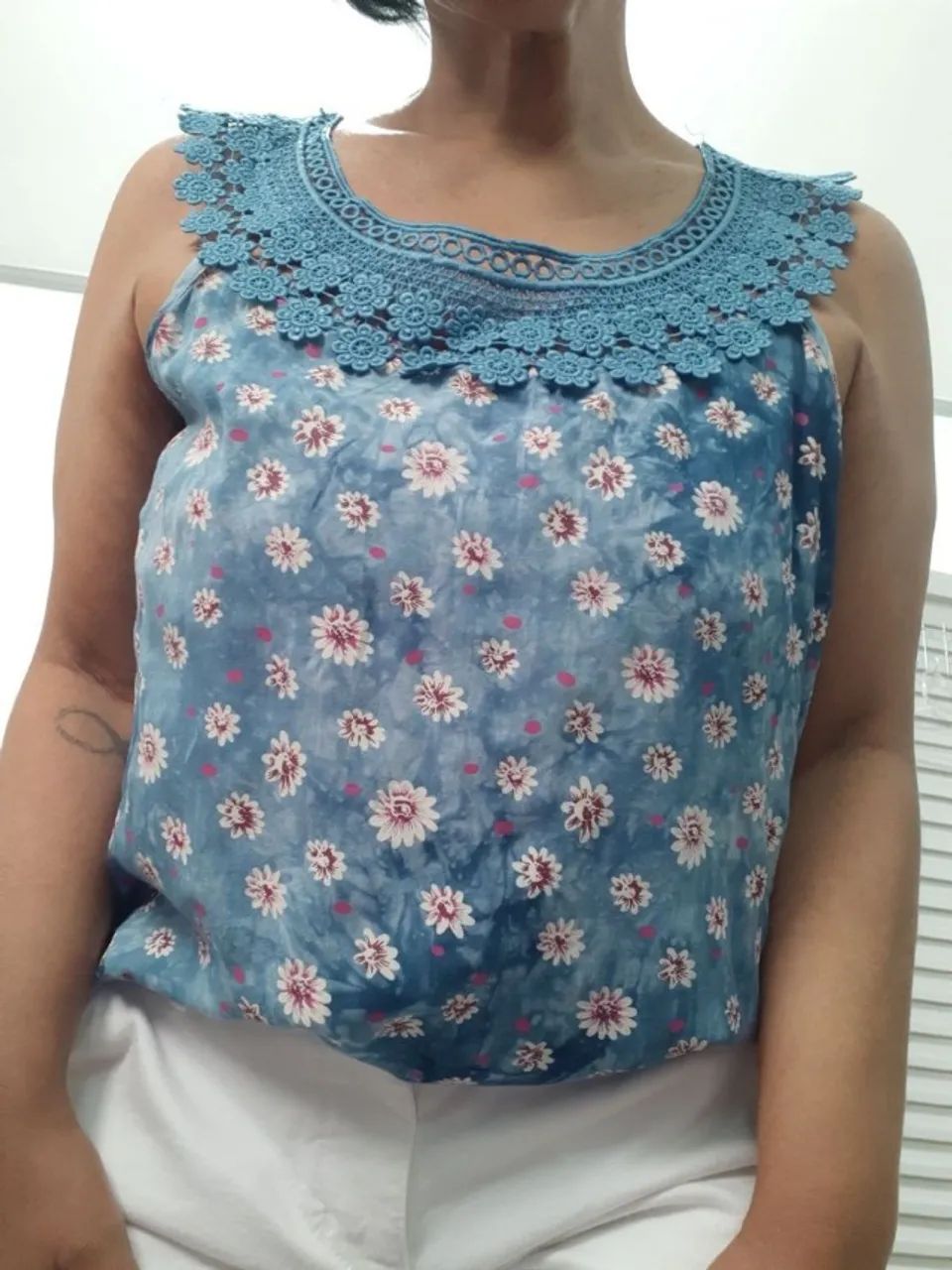 blusa em viscose e renda tam. 38 Sabala - Foto 3