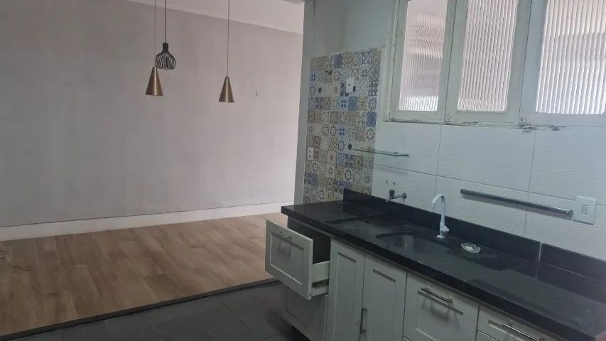 Alugo casa em vila