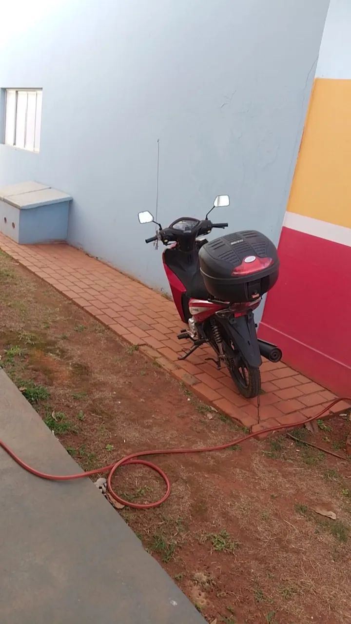 Moto Avelloz - Foto 2