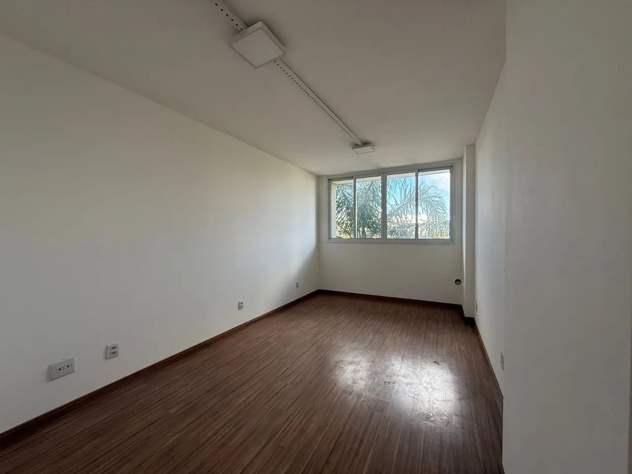 Sala Comercial 31m² com Sol da Manhã em Morada de Laranjeiras - Ventura Officer - Foto 2